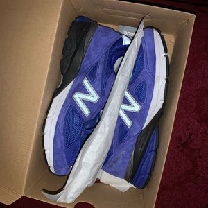 New Balance 990v4 “University Blue”